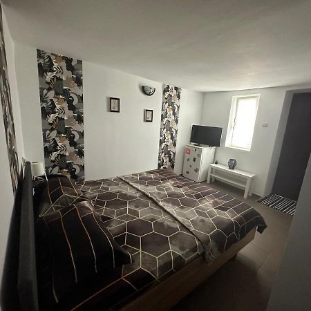 Camere De Inchiriat David Casa David Корбу Экстерьер фото